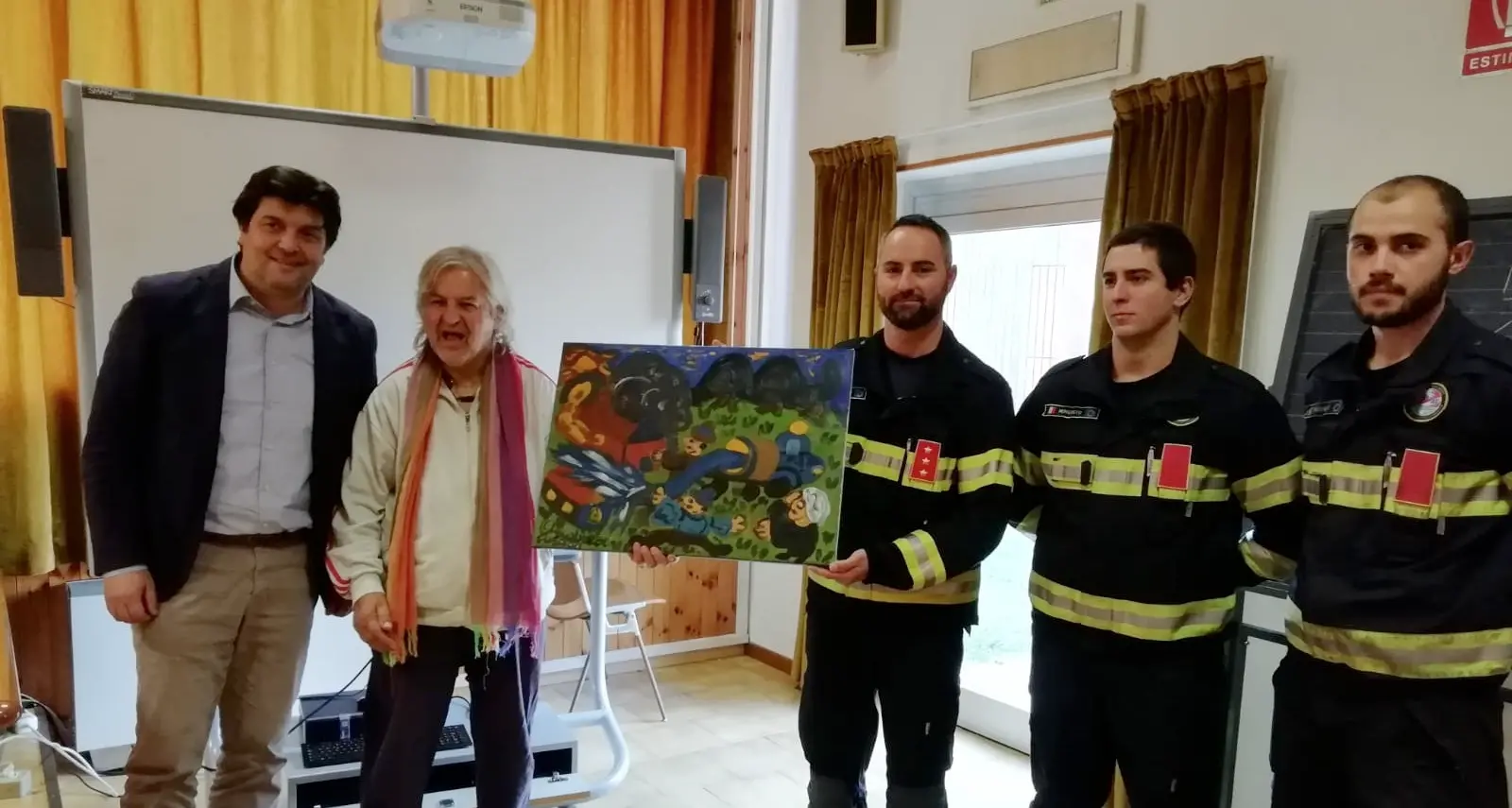 Fusaro regala un quadro ai pompieri