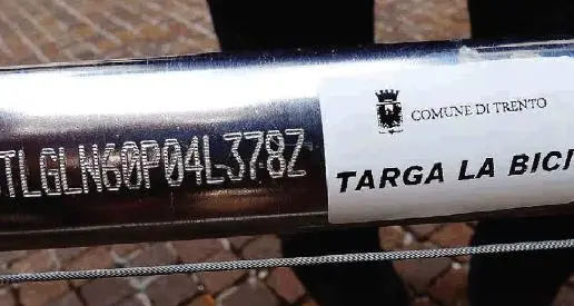 Targare la bici, il comune di Lavis dice no