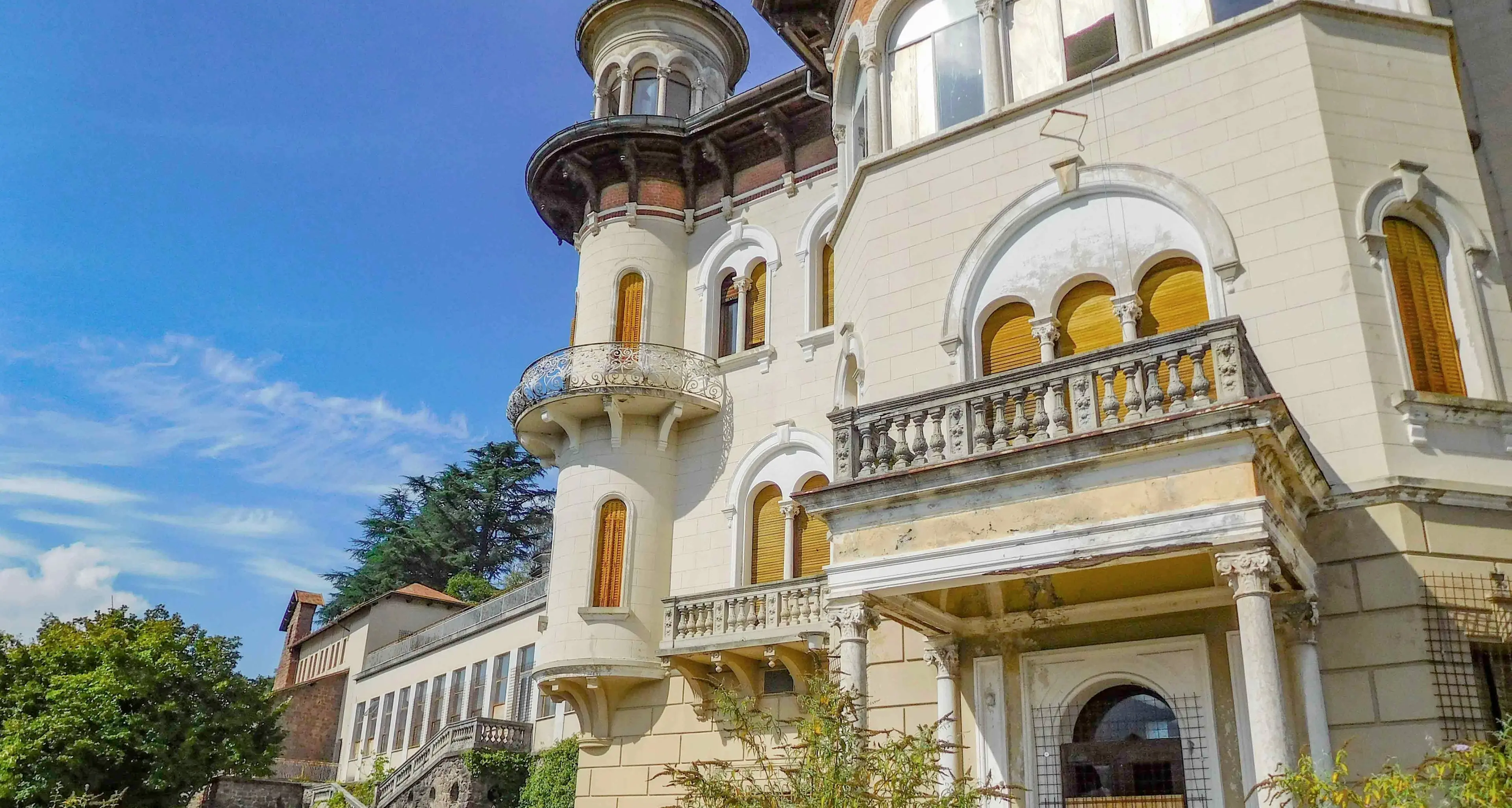 L'ex Villa Rosa è in vendita: la Provincia mette all'asta l'ex ospedale a Vigalzano