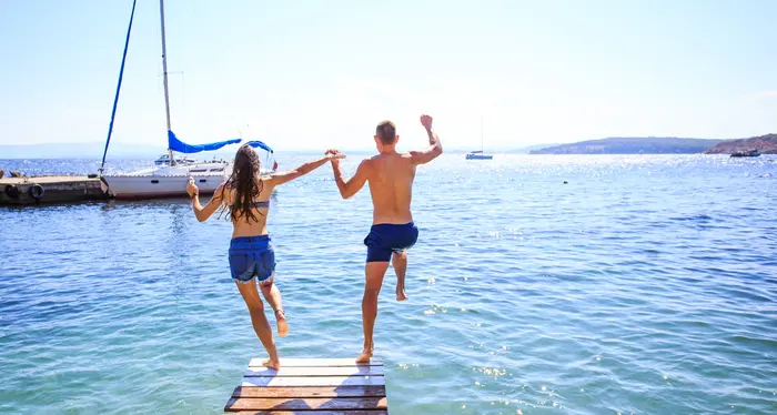 Genitori pagati per andare in vacanza al posto dei figli