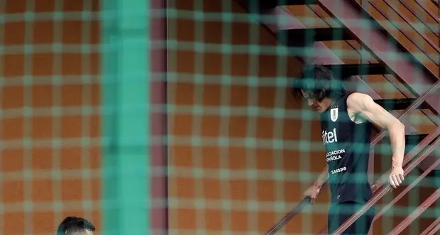 Cavani verso forfait contro la Francia