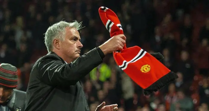 Il Manchester United ha esonerato Jose Mourinho