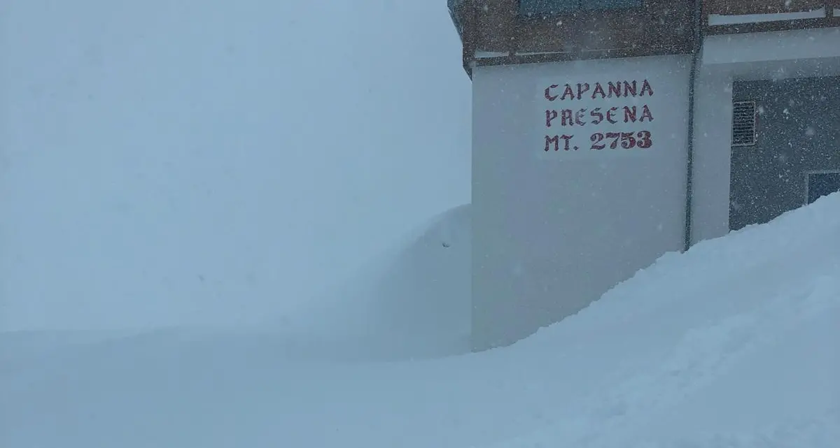 Due metri di neve in Presena, da sabato si scia