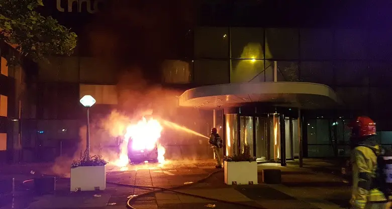 Olanda, un furgone lanciato su sede quotidiano De Telegraaf