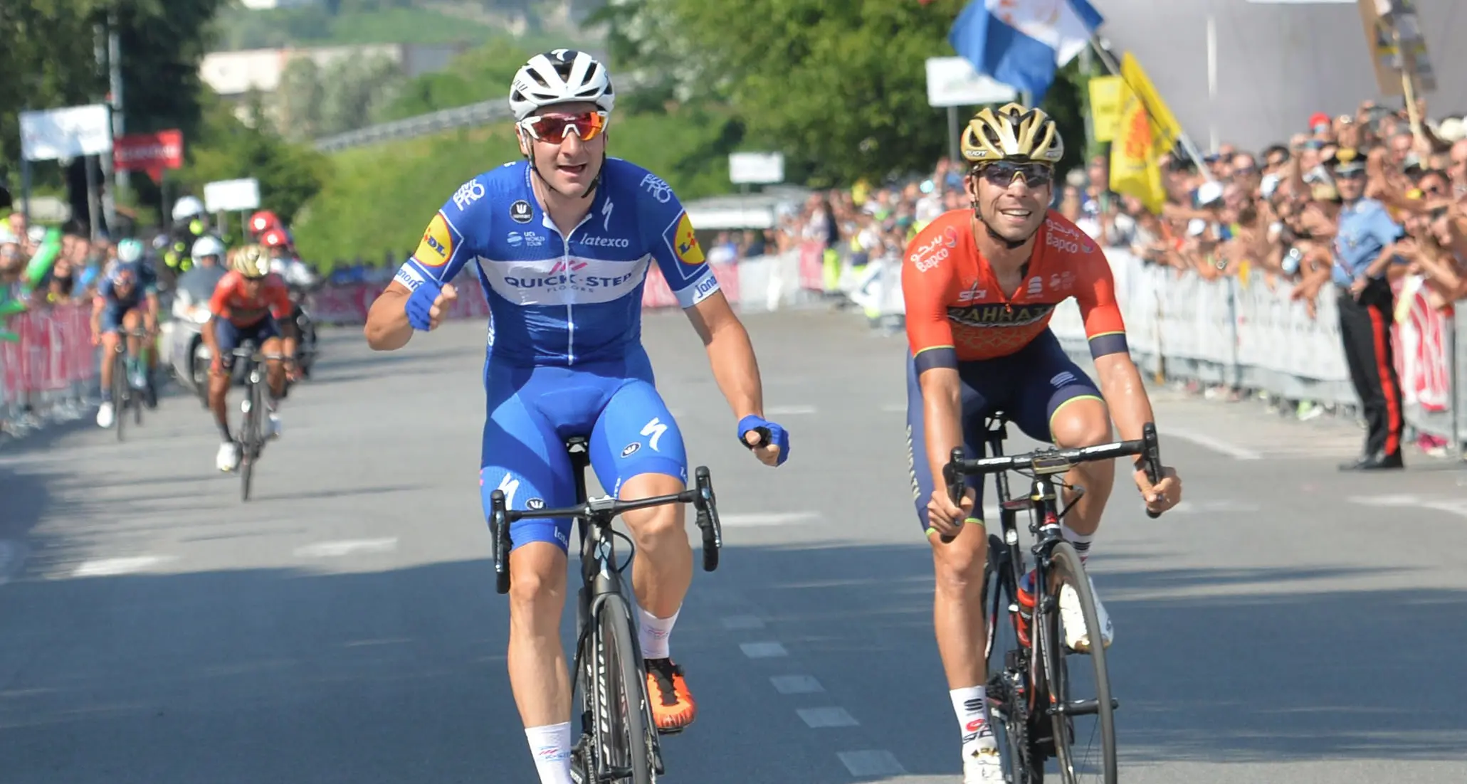 Vuelta, volata a Viviani Per Trentin ottavo posto