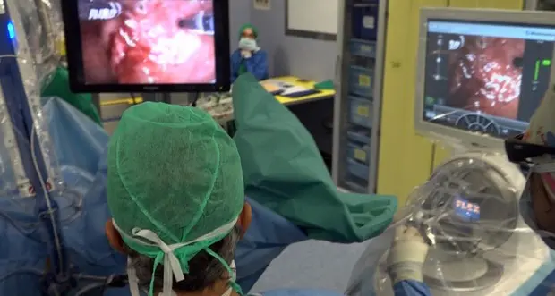 Tumore asportato senza cicatrici grazie a un robot