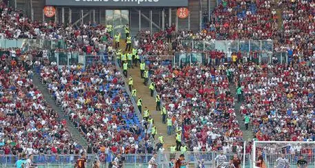 Salvini: «Le società di calcio paghino per l'ordine pubblico negli stadi»