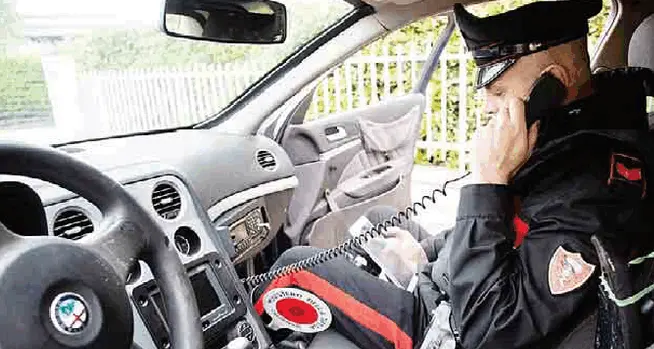 Guardia giurata presa a pugni Si cercano quattro ragazzi