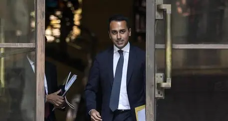 Di Maio: «Reddito di cittadinanza parte nel 2019»
