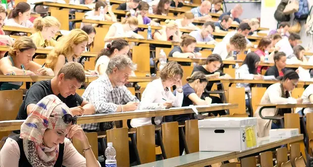 Test medicina, in 63.000 per 9.705 posti