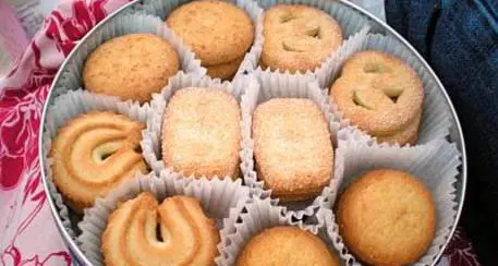 Intossicate dai biscotti Otto persone in ospedale