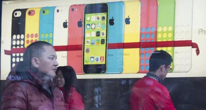 IPhone economico in ritardo Problemi tecnici di produzione