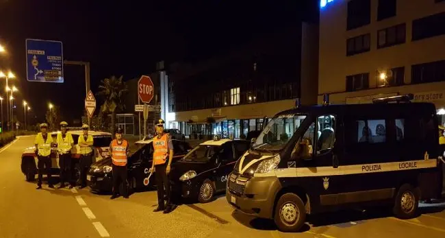 Raffica di controlli nella Busa: pizzicati 5 ubriachi al volante