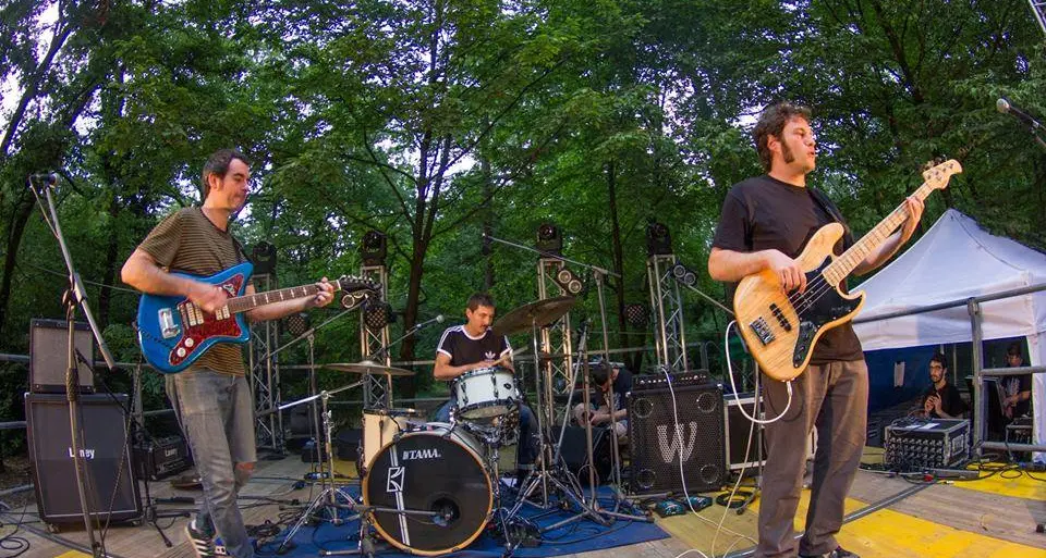 Stasera allo Smart Lab il live d'addio delle Magic Cigarettes e la \"T-shirt Fest\"
