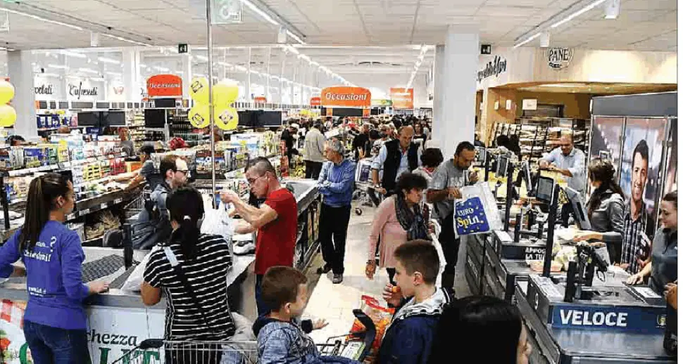 Nuovo supermercato Lidl preso d'assalto Ressa di clienti fino a sera per l'inaugurazione