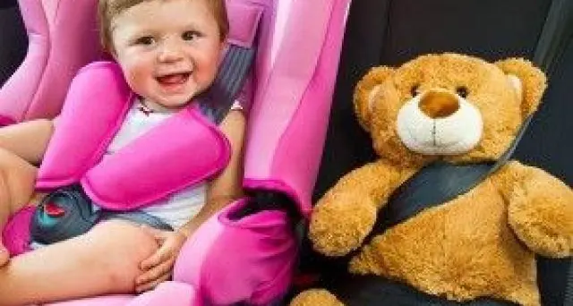 Obbligatori i seggiolini anti abbandono