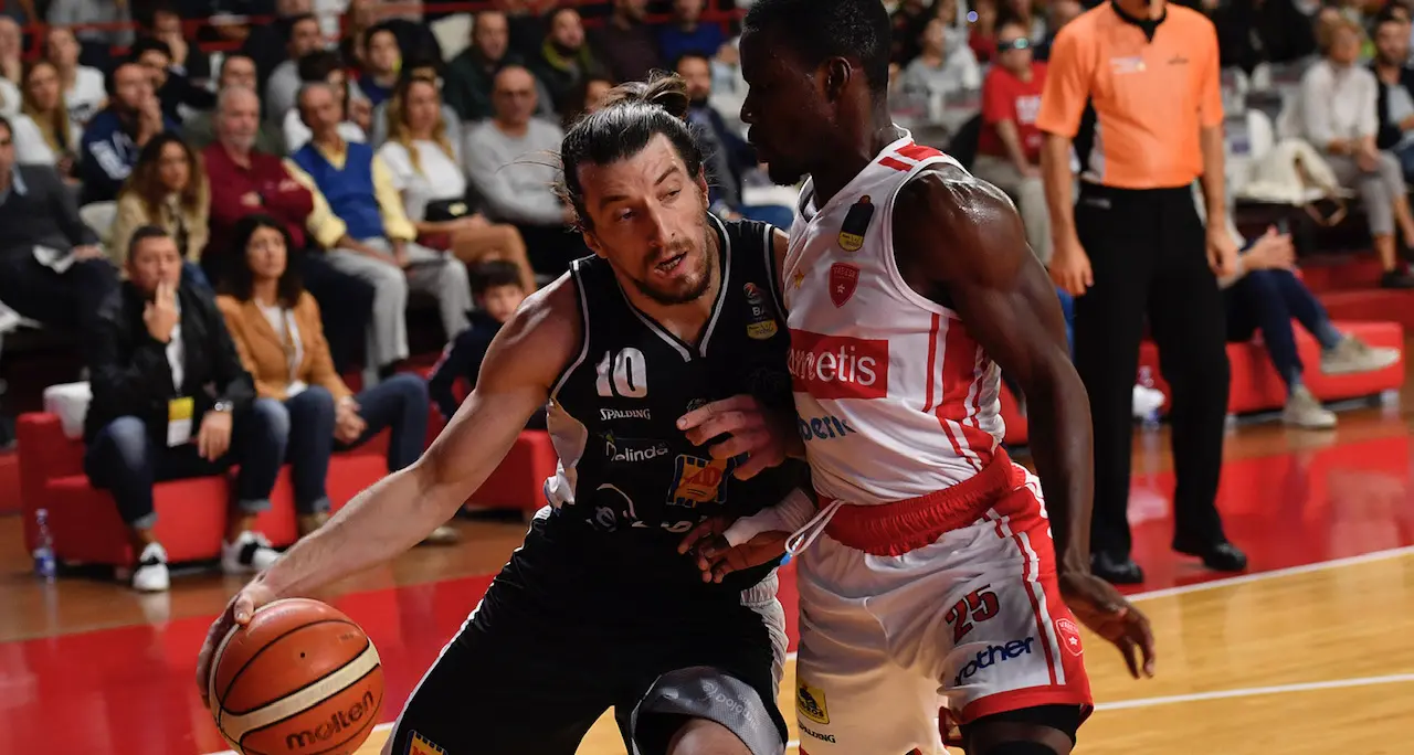 Dolomiti Energia ancora ko a Varese finisce 93 a 85