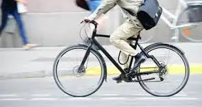In bici al lavoro, in 1.223 a pedalare sotto il sole
