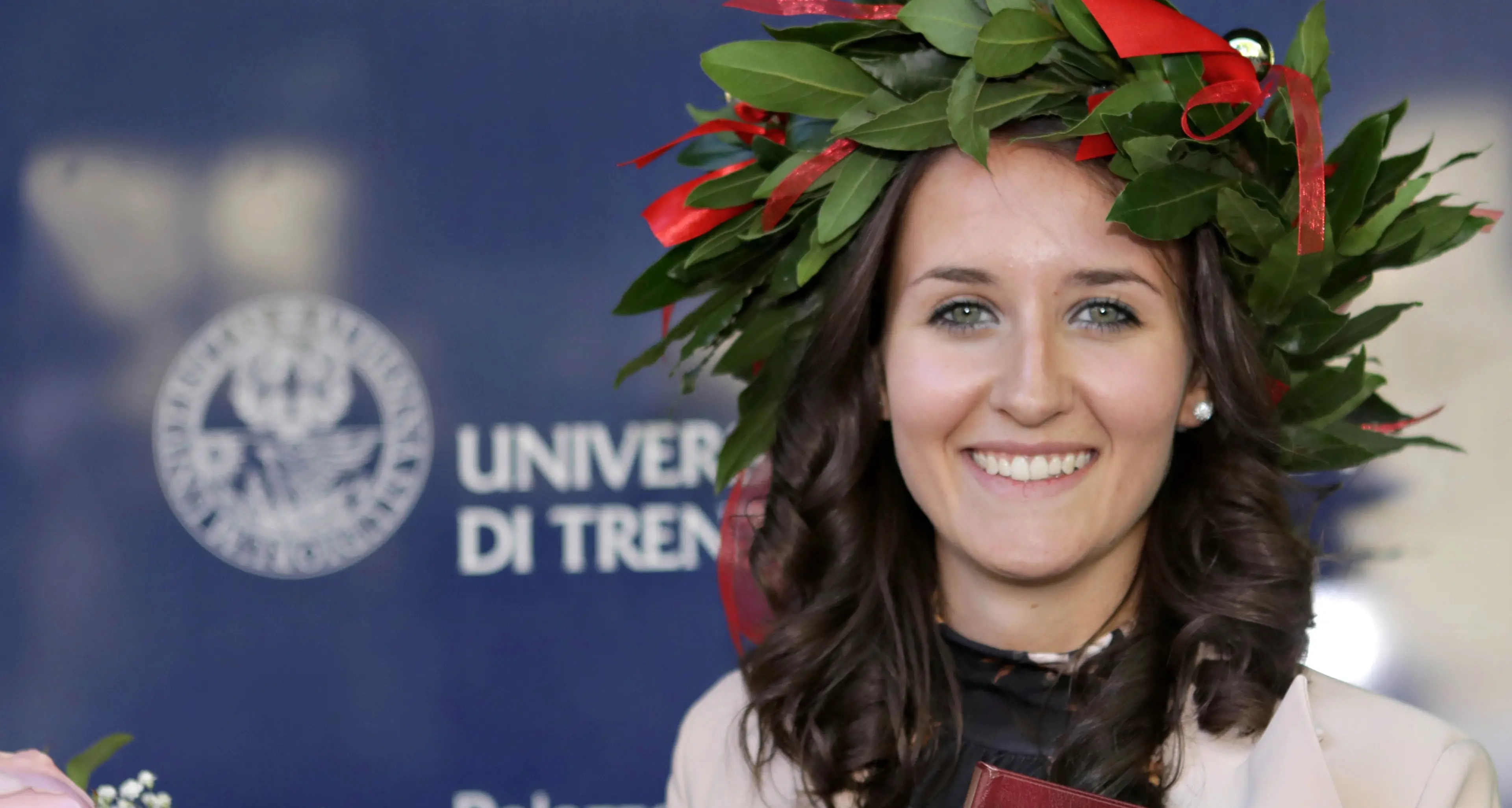 La Soreghina si è laureata in lingua inglese con una tesi sulla Marcialonga