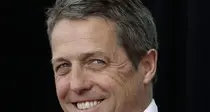 Anche Hugh Grant finisce sull'altare
