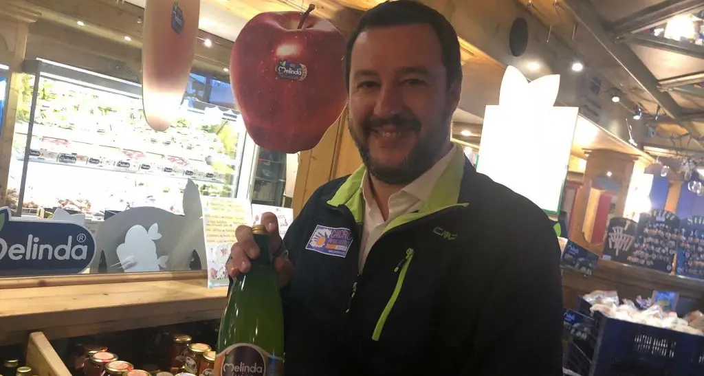 Tour elettorale del ministro Salvini «Ne hanno fatte di cotte e di crude»