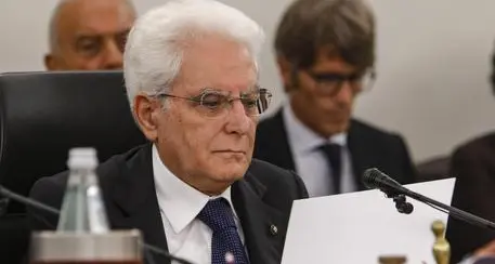 Mattarella: «Toghe soggette solo alla legge, non ai media»