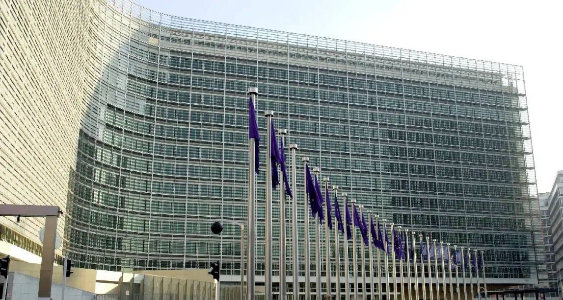 Allarme a Bruxelles: evacuata la sede della Commissione Ue
