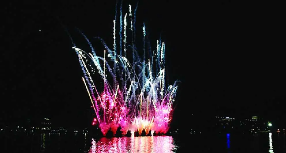 Domani sera ritorna sul lago il grande show di fuochi artificiali