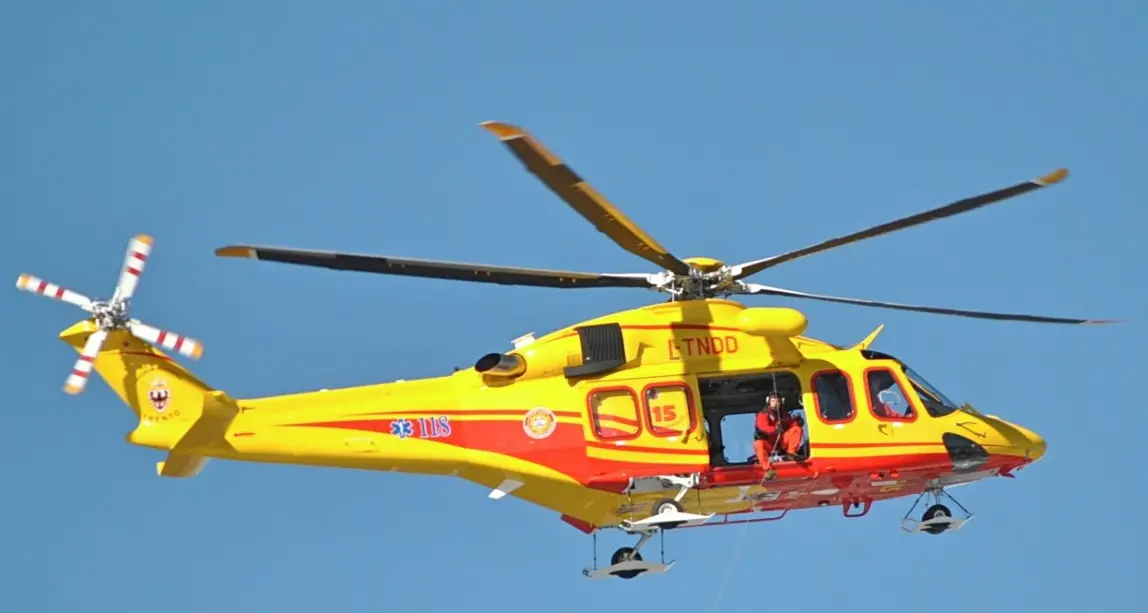 Scontro sfiorato tra un elicottero e un drone