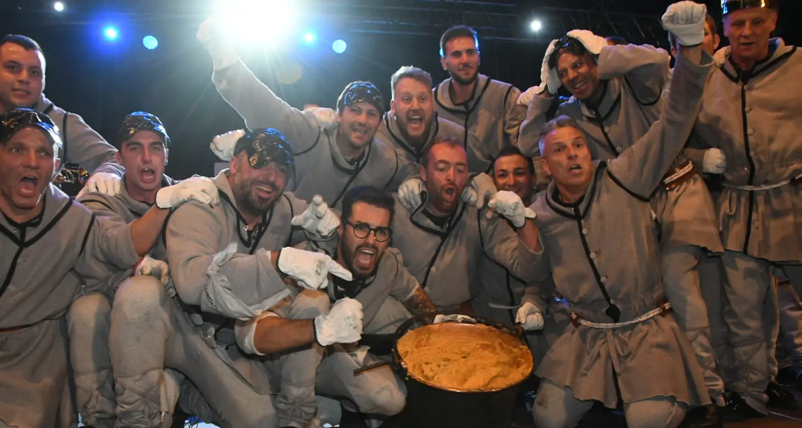 Ciusi ko: i Gobj conquistano la polenta Tremila persone applaudono la disfida