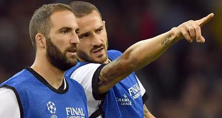 Higuain e Caldara al Milan, Bonucci alla Juventus