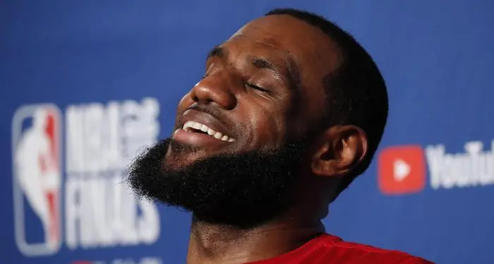 LeBron James passa ai Lakers per 154 milioni di dollari