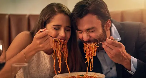 La rivincita della pasta, non ingrassa e rende felici