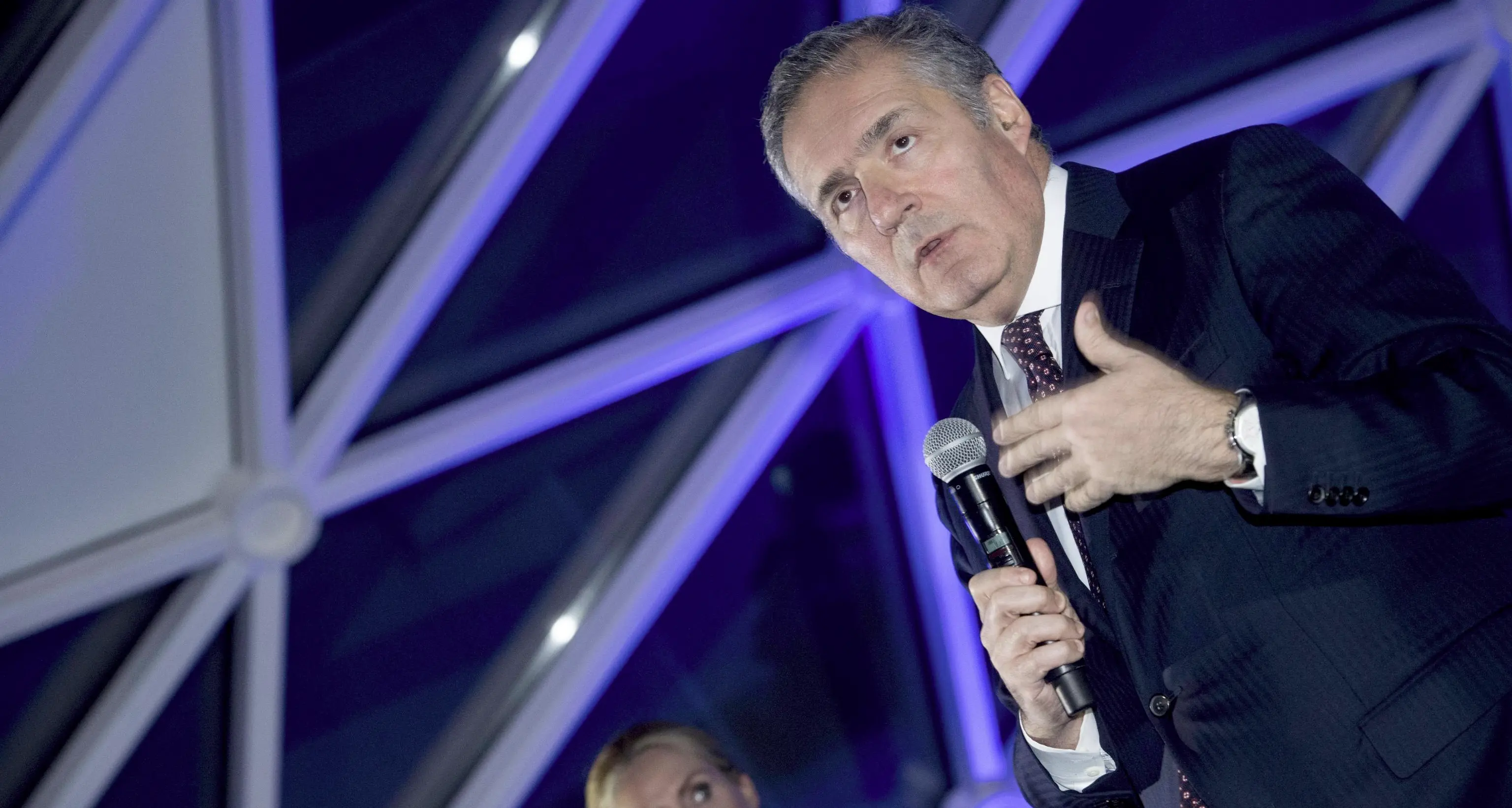 Fca, si dimette responsabile Europa Le Borse tornano a scendere