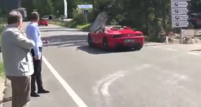 In Ferrari sgomma e se ne va