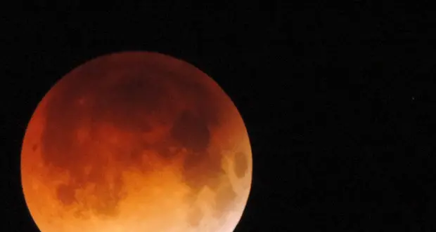 Il 27 luglio eclissi totale di Luna più lunga del secolo