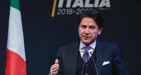 New York University: «Conte non risulta nei nostri archivi»