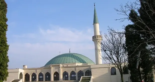 L'Austria chiude 7 moschee ed espelle alcuni imam