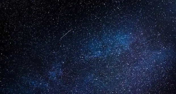 Occhi al cielo per le stelle cadenti di agosto