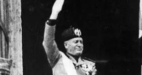 Foto di Mussolini al bar, dissequestrata