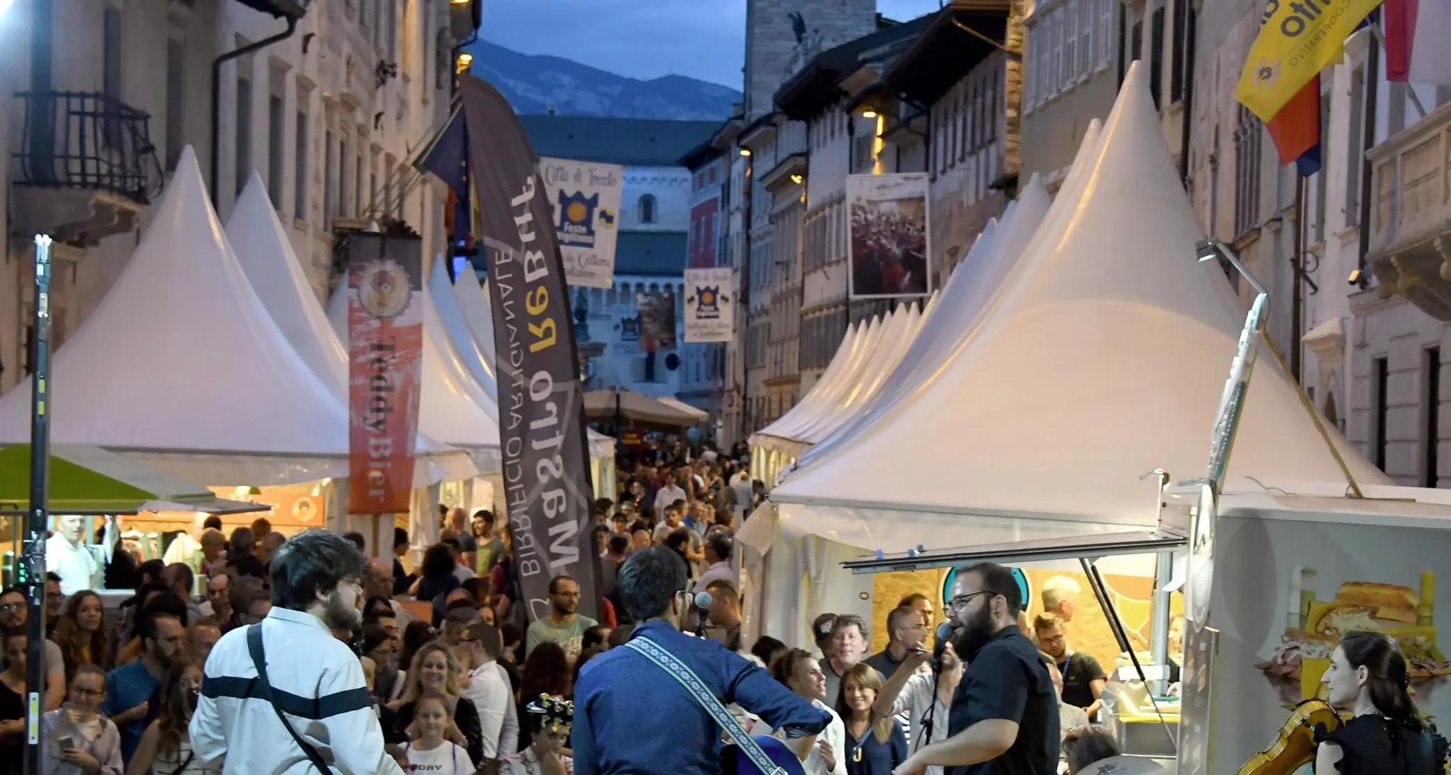Le Feste Vigiliane entrano nel vivo con la notte bianca Appuntamenti ed eventi nel centro di Trento