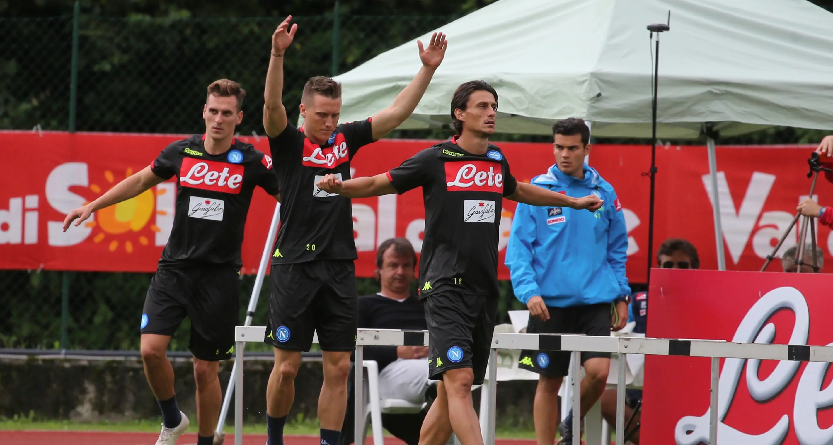 Calcio, tifosi del Napoli insultano Inglese