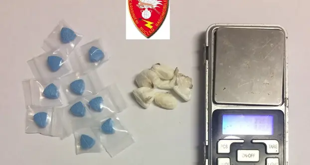 Ecstasy e anfetamine in valigia Arrestato un dj in val di Non