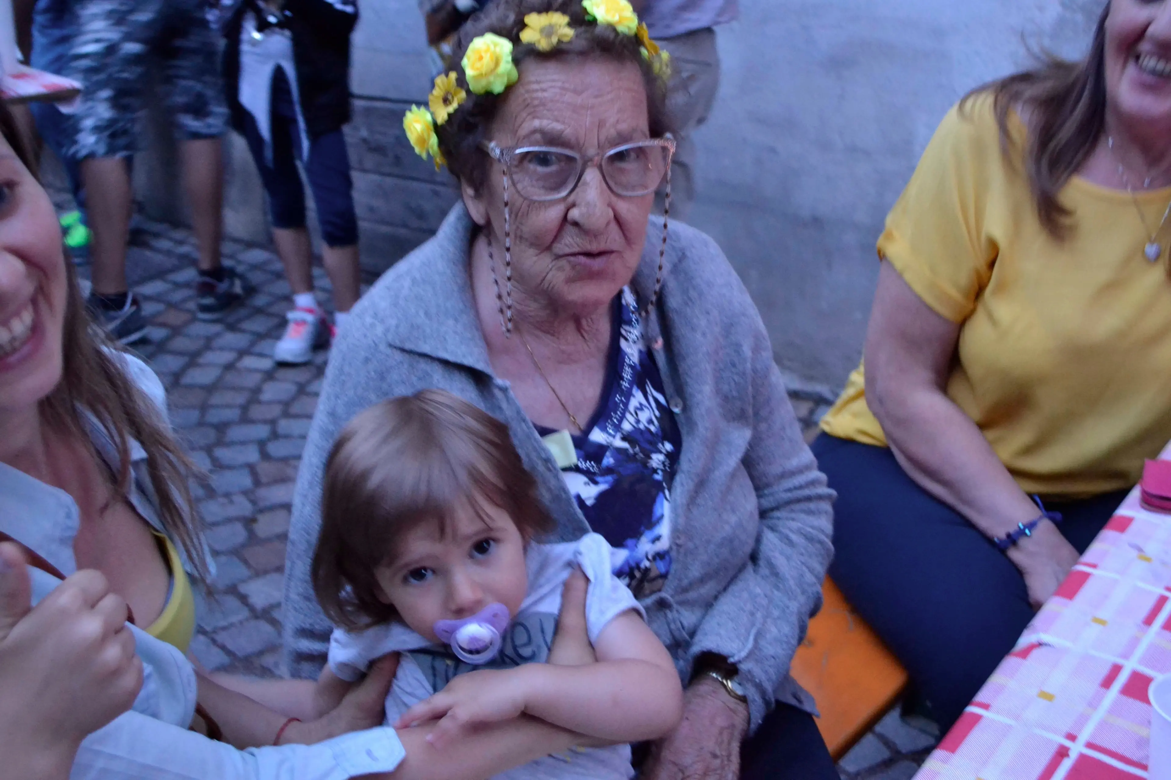 ROVERETO - Cena del buon vicinato nell'antica contrada di Pomarolo FOTO