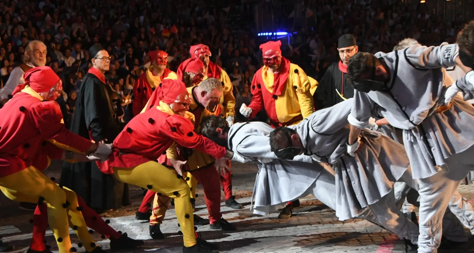 Feste Vigiliane, la novità: con Ciusi e Gobj una ganzega in via Belenzani per duemila