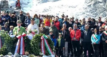 In centinaia sul Presena per la festa della Fratellanza