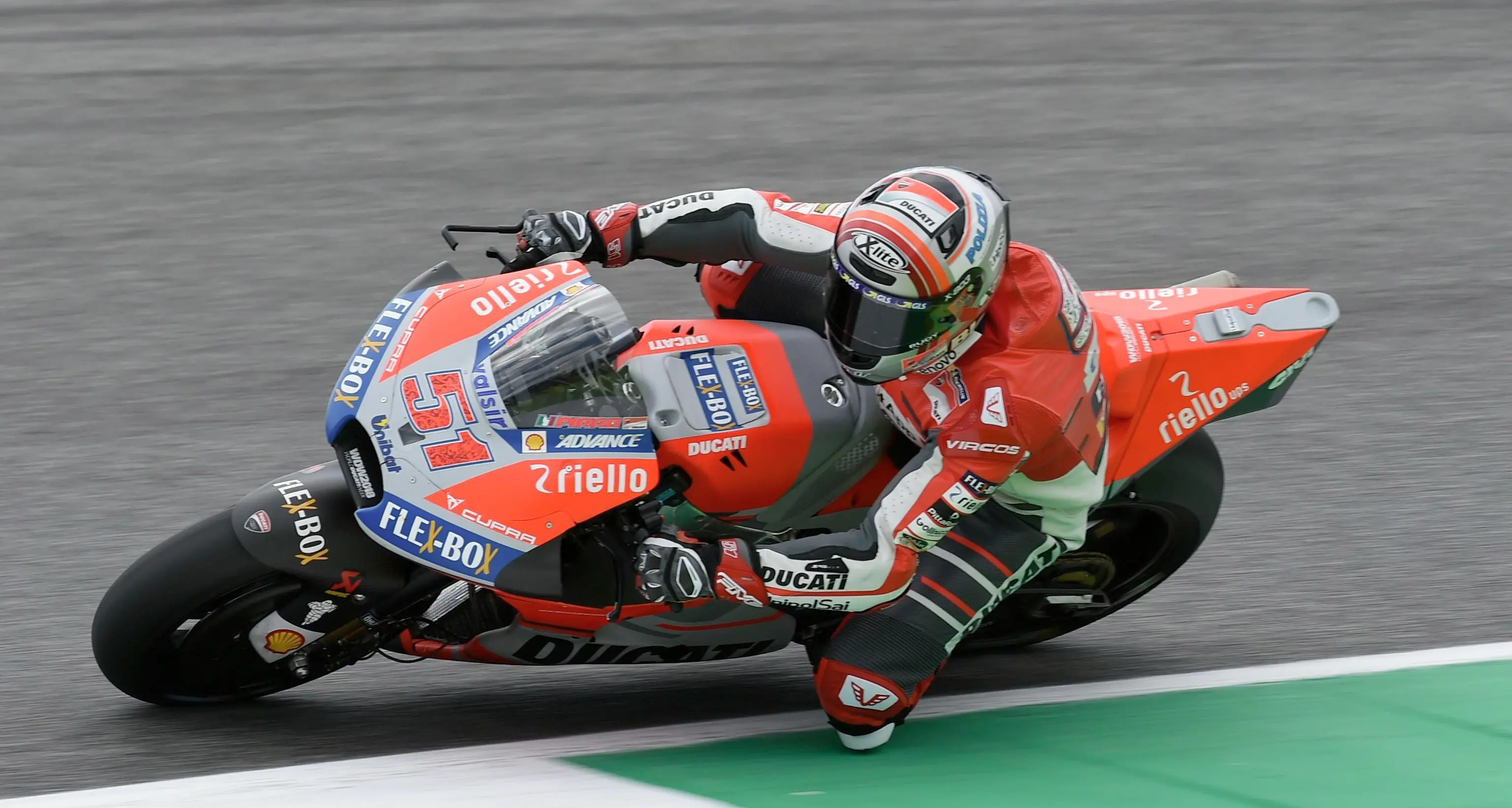 MotoGp, incidente a 340 all'ora Paura per Michele Pirro