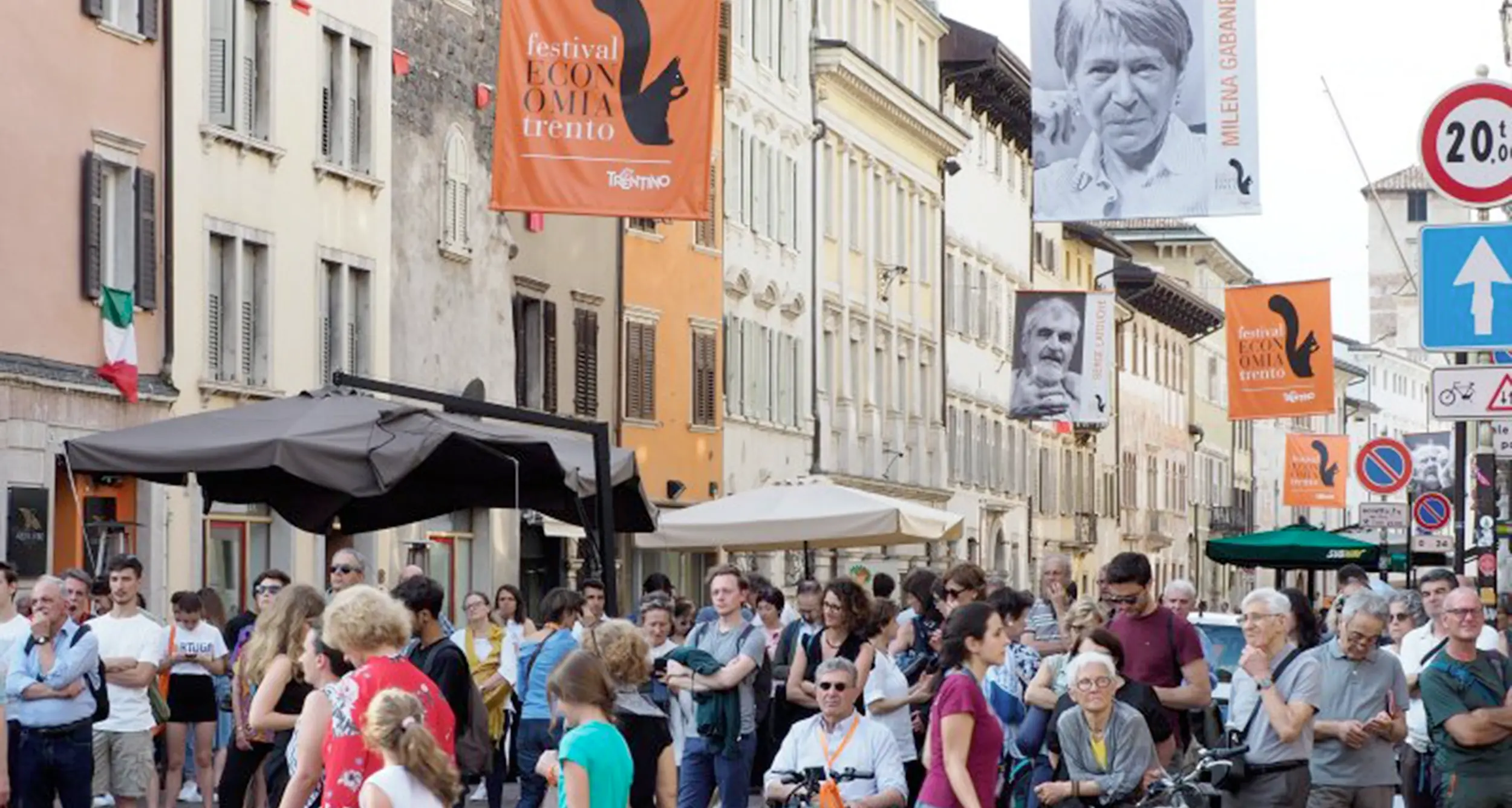 Terzo giorno di Festival, il programma (e le proteste)