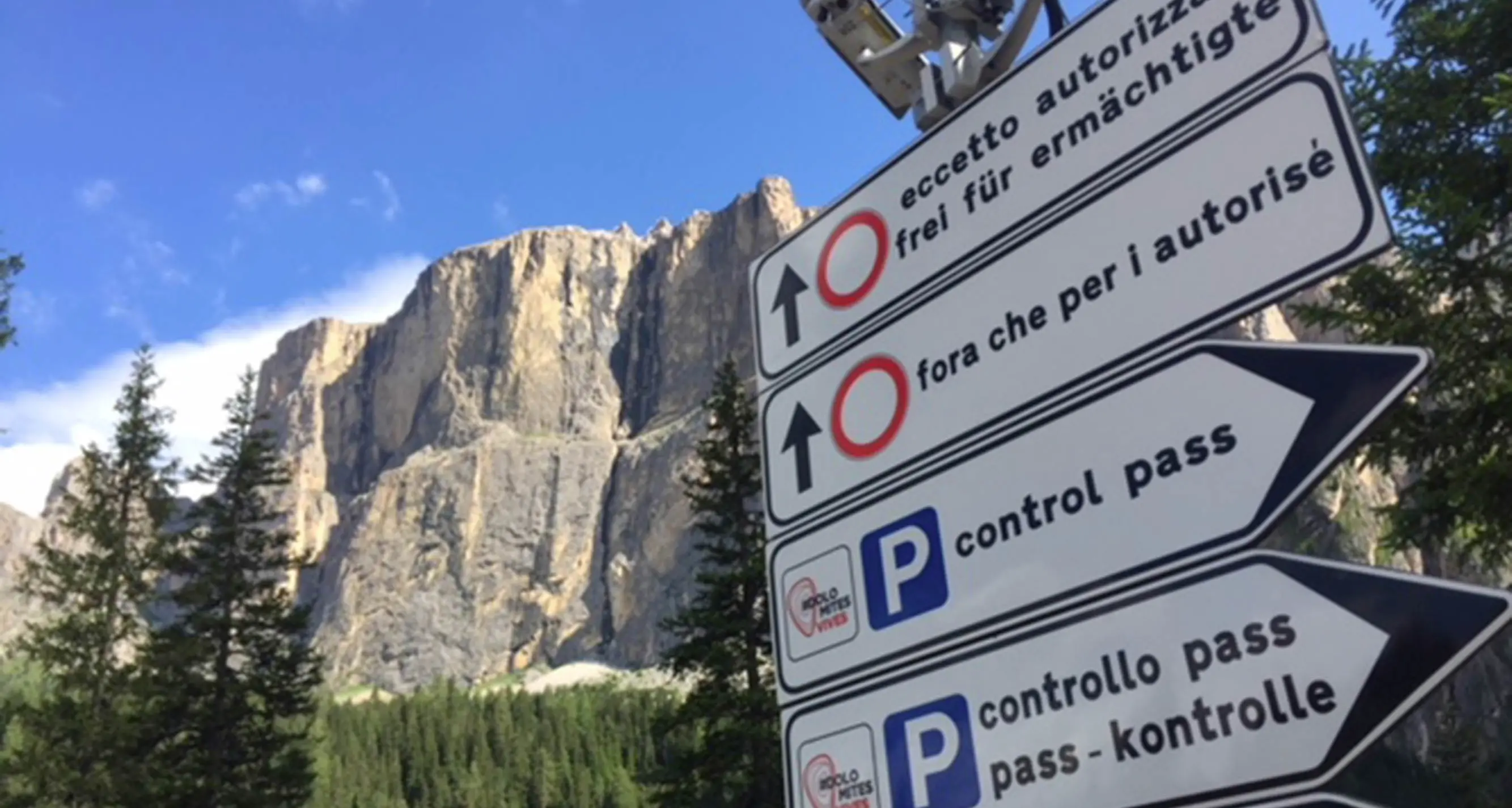 Traffico sui passi, la giunta non vuole alcun limite Gli ambientalisti protestano «Approccio preoccupante»