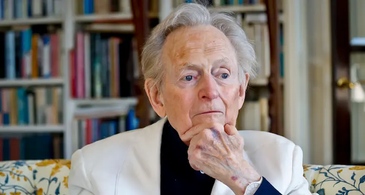 Addio allo scrittore Tom Wolfe autore de Falò delle Vanità